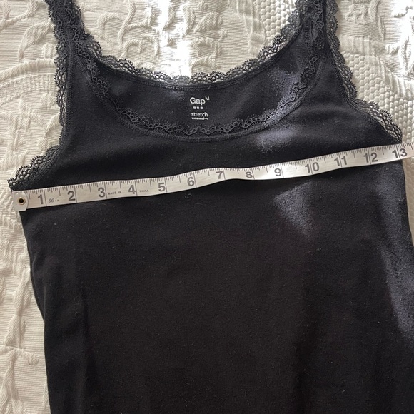 Gap lace trim tank top - Picture 2 of 3